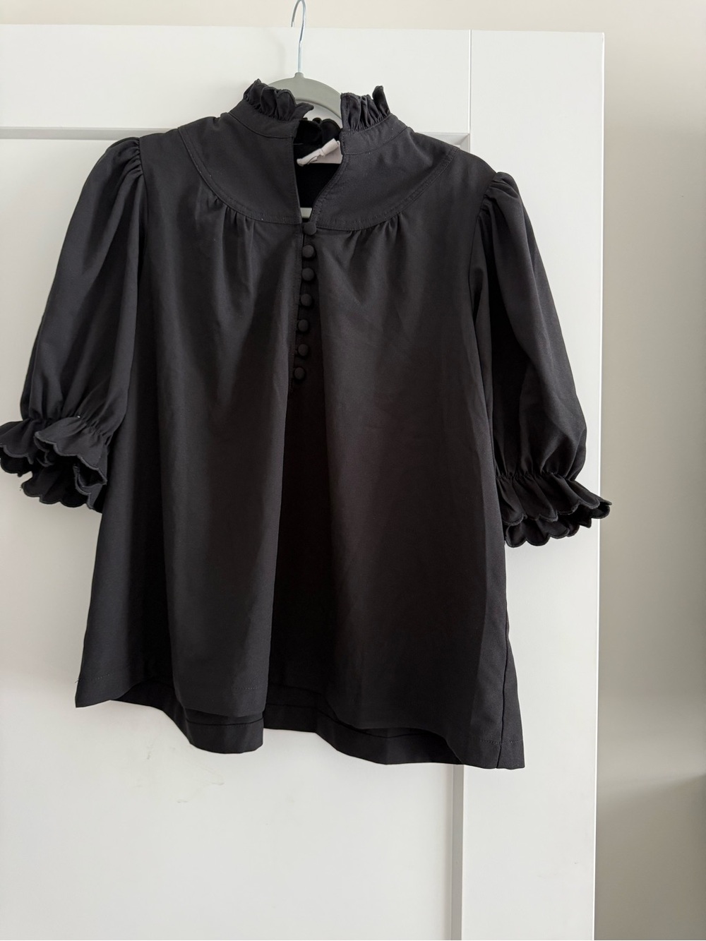 Pomander Place-Womens Black Ruffle Collar Button-Front Top - Picture 2 of 9